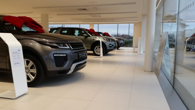 Landrover Refurbishment New showroom, office area and reception